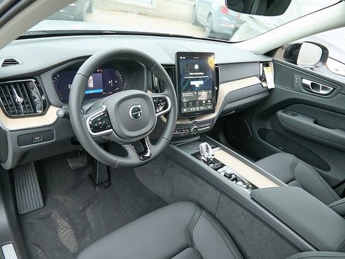 New 2026 Volvo XC60 B5 Core w/ Climate Package image 11