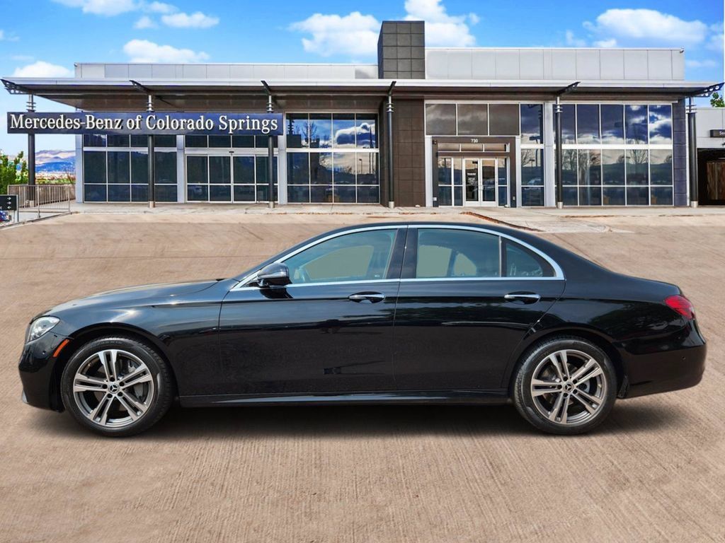 Used 2023 Mercedes-Benz E 350 4MATIC Sedan image 4