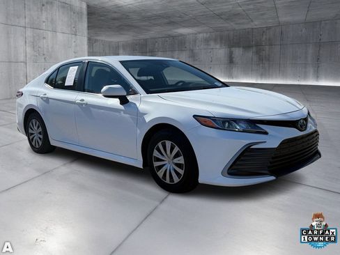 Used 2023 Toyota Camry LE image 9