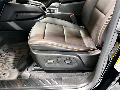 Used 2023 GMC Canyon AT4 w/ AT4 Premium Package image 20