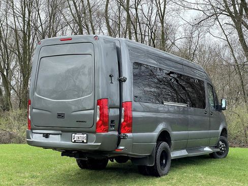 Used 2020 Mercedes-Benz Sprinter 2500 image 3
