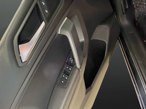 Used 2019 Volkswagen Tiguan SE w/ Panoramic Sunroof Package AWD/4WD image 21
