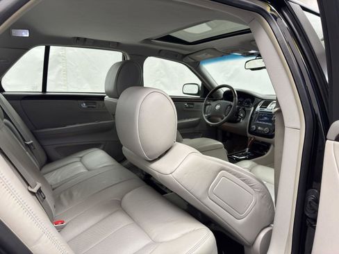 Used 2011 Cadillac DTS Premium image 36