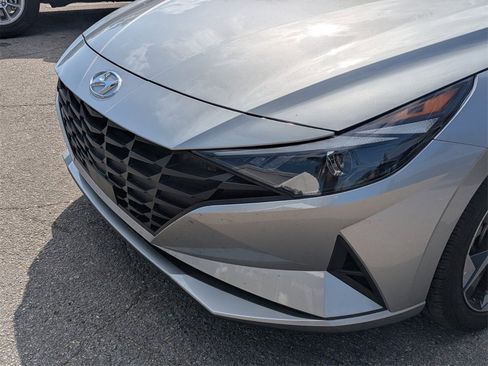 Certified 2023 Hyundai Elantra SEL w/ Convenience Package image 4