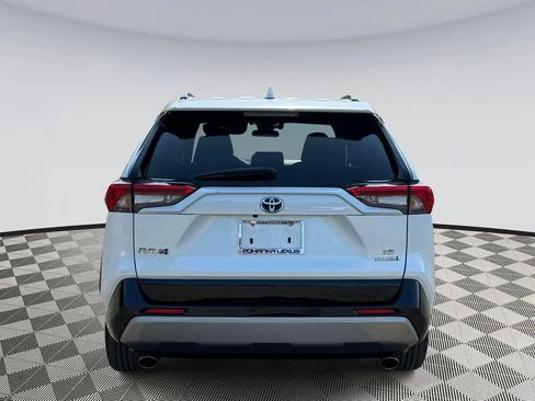 Used 2024 Toyota RAV4 SE w/ Convenience Package AWD/4WD image 3