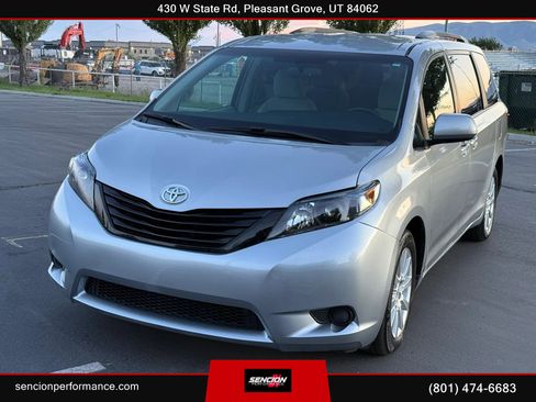 Used 2017 Toyota Sienna LE AWD/4WD image 1