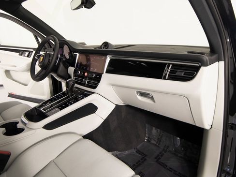 New 2026 Porsche Macan S image 24