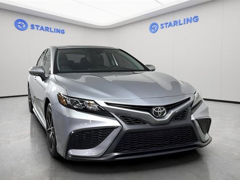 Used 2024 Toyota Camry SE image 14