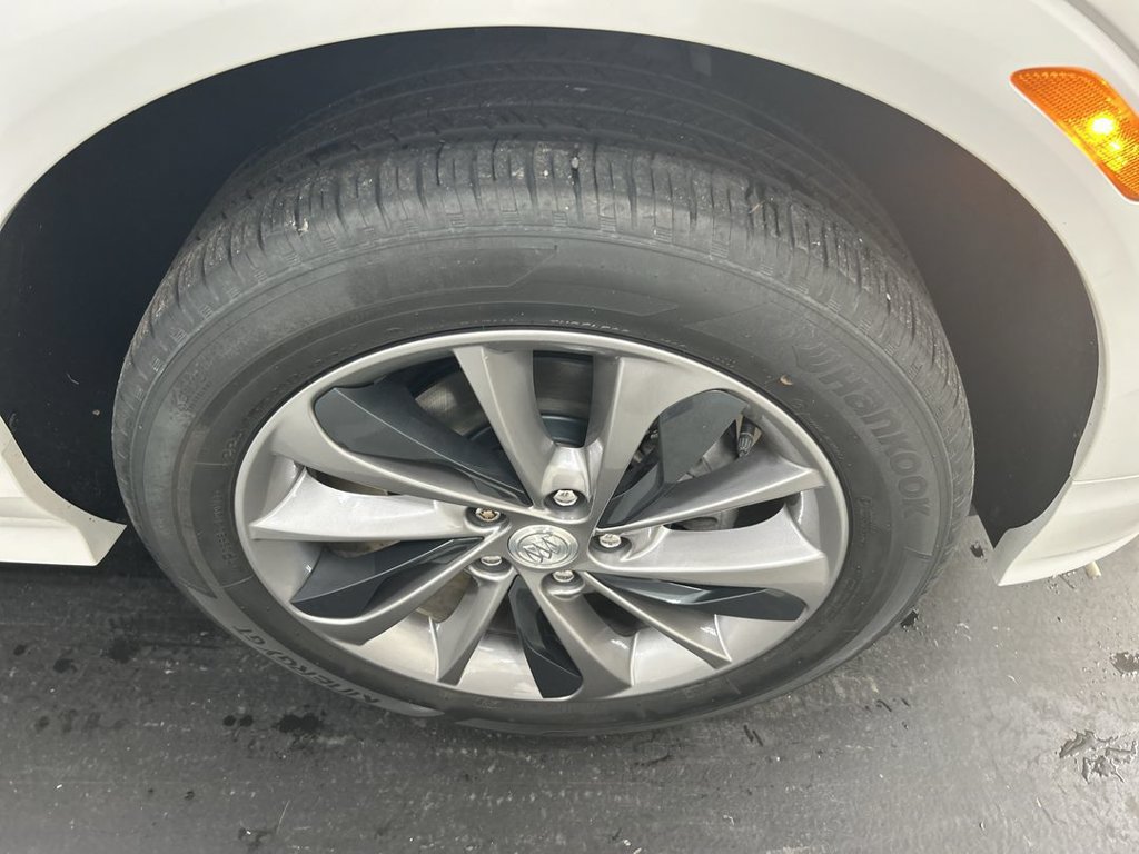 Used 2020 Buick Encore GX Select w/ Sport Touring Package AWD/4WD image 8