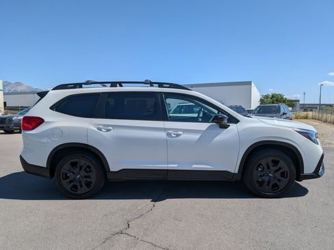 Used 2024 Subaru Ascent Onyx Edition AWD/4WD image 2