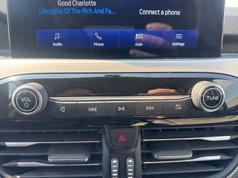 Used 2020 Ford Escape SE image 33