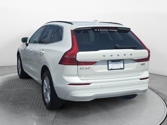 Used 2022 Volvo XC60 B5 Momentum AWD/4WD image 3