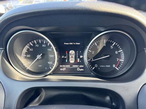 Used 2016 Land Rover Discovery Sport SE image 18