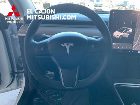 Used 2021 Tesla Model Y Long Range image 18