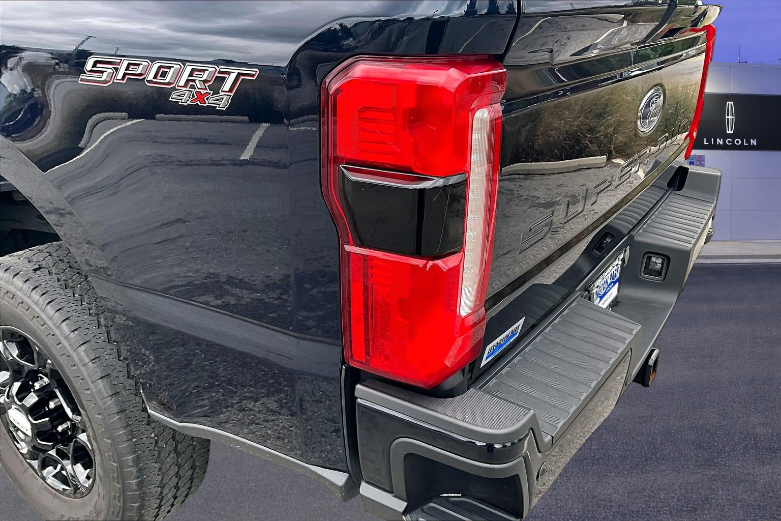 Used 2024 Ford F350 XLT w/ XLT Premium Package AWD/4WD image 24