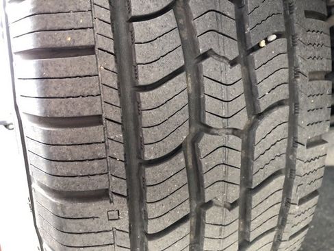 Used 2012 Ford Explorer FWD image 16