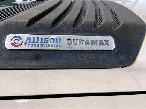 Used 2009 Chevrolet Silverado 2500 LT w/ Suspension Package, Off-Road image 7