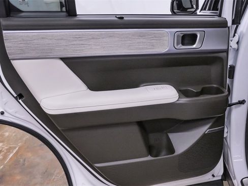 Used 2025 Hyundai Santa Fe Calligraphy image 36