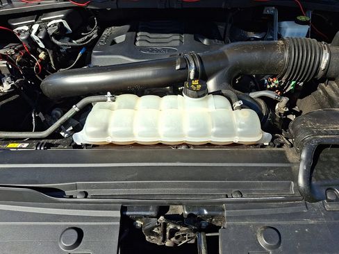 Used 2021 Ford F150 Lariat w/ Equipment Group 502A High AWD/4WD image 27