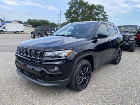 Used 2026 Jeep Compass Latitude AWD/4WD image 9