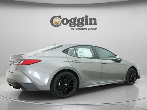 New 2026 Toyota Camry SE FWD image 17