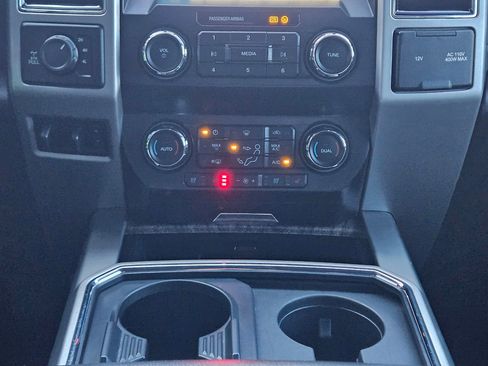 Used 2019 Ford F250 Lariat w/ Chrome Package image 13