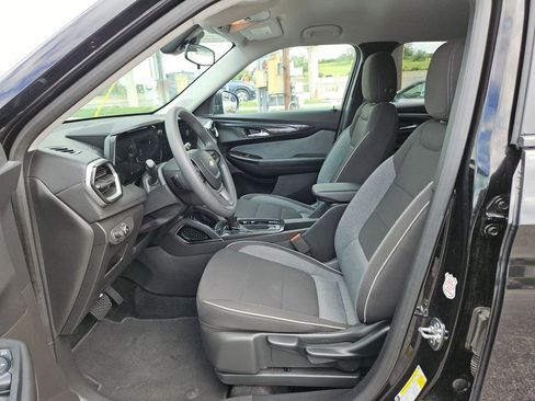 Used 2025 Chevrolet TrailBlazer LT AWD/4WD image 11