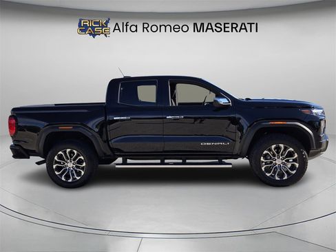 Used 2025 GMC Canyon Denali image 4