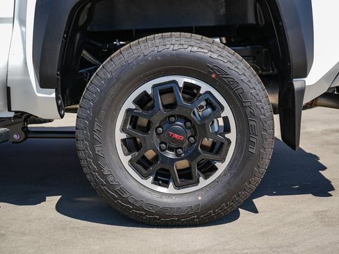New 2026 Toyota Tacoma TRD Off-Road AWD/4WD image 11