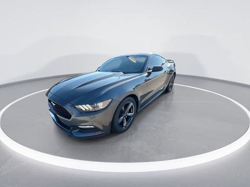 Used 2016 Ford Mustang Coupe RWD image 4