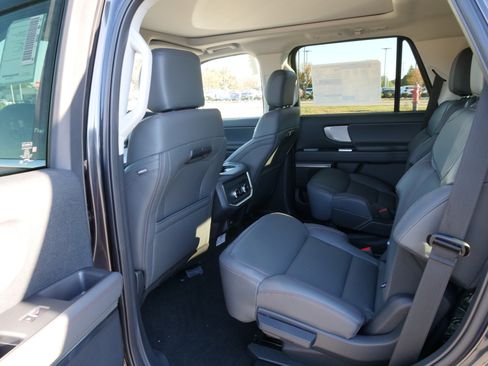 New 2025 Ford Expedition Active image 16