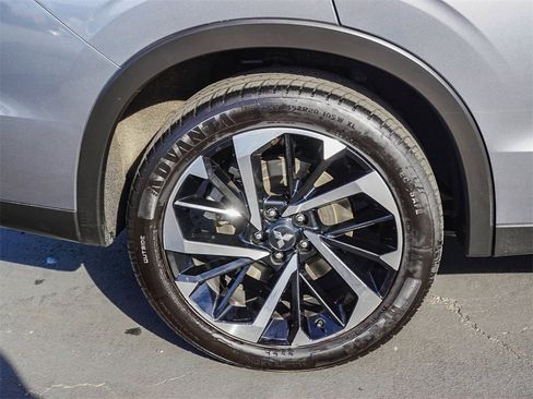 Used 2024 Mitsubishi Outlander SE image 8