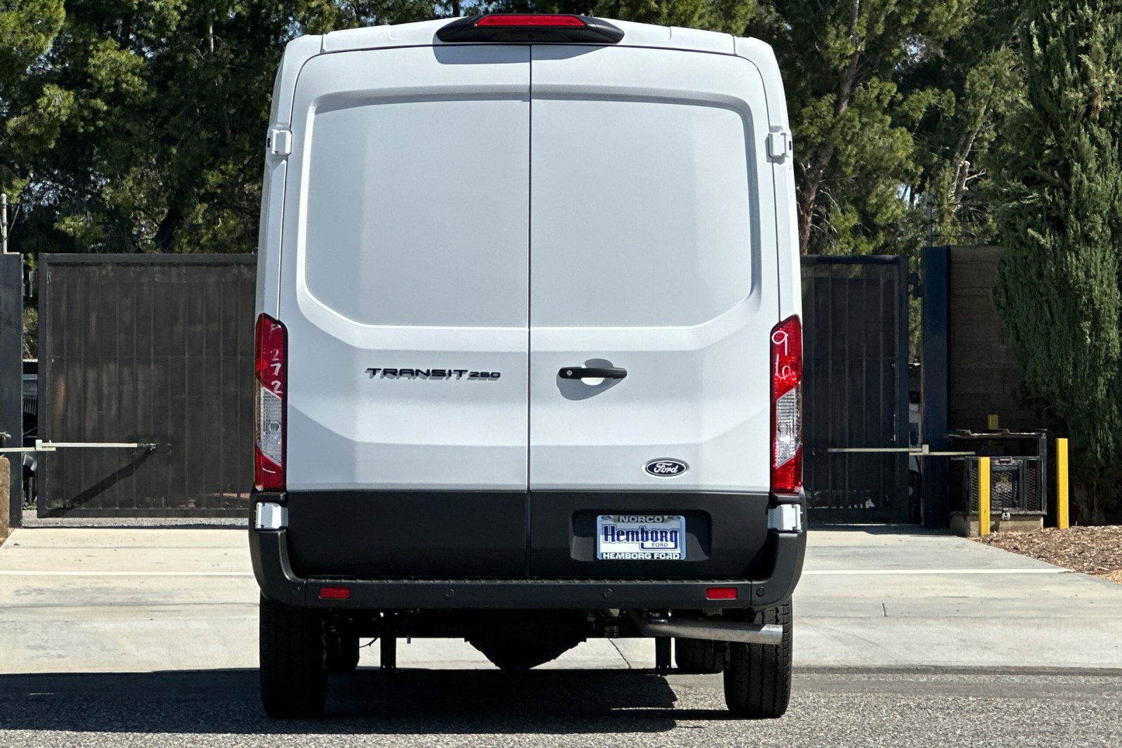 New 2026 Ford Transit 250 148 Medium Roof RWD image 5
