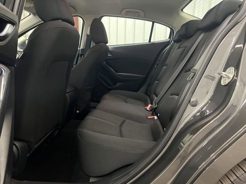 Used 2018 MAZDA MAZDA3 Sport w/ Preferred Equipment Package image 32