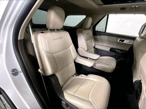 Used 2021 Ford Explorer Platinum w/ Equipment Group 601A image 27