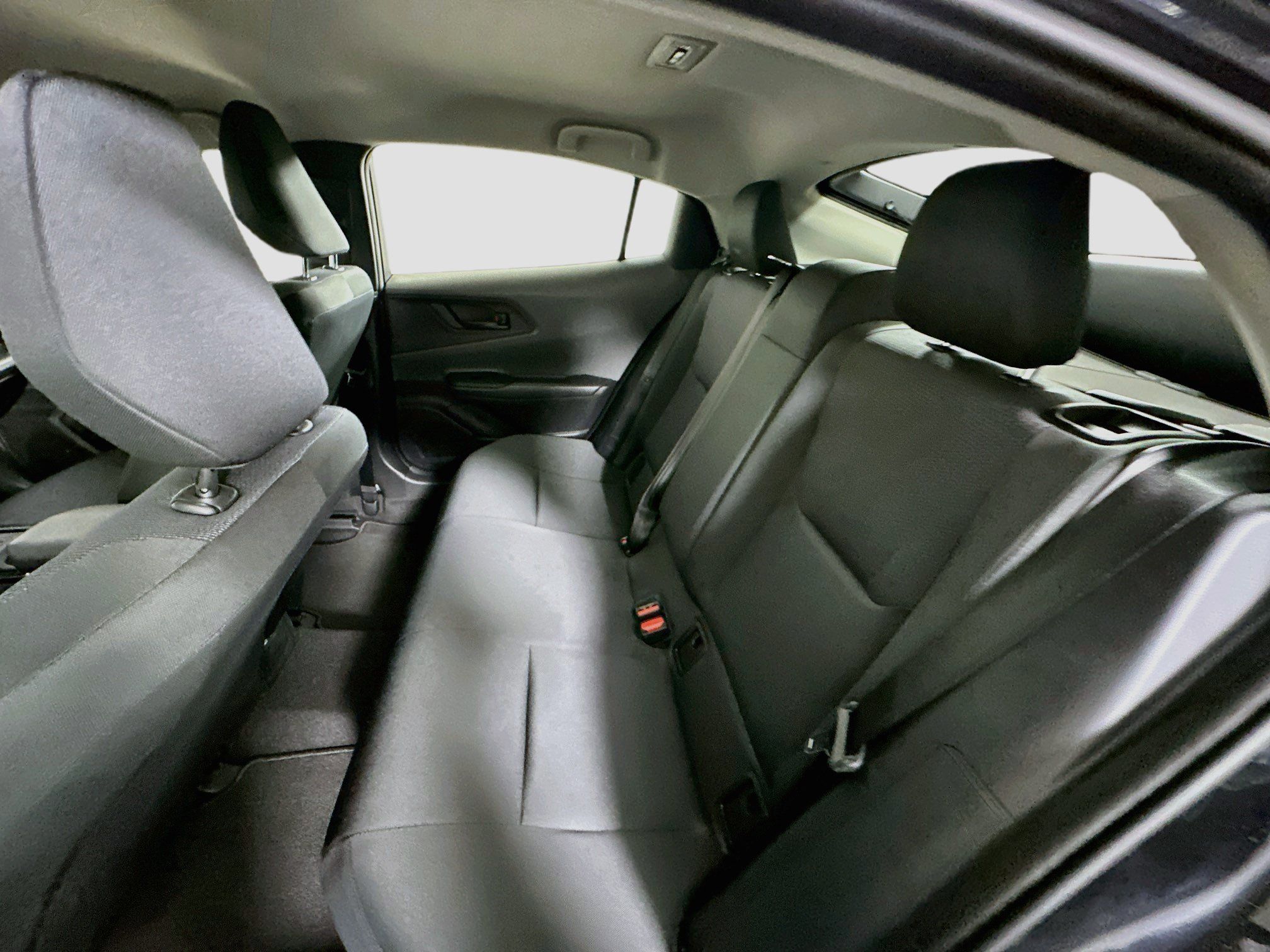 Used 2026 Toyota Prius LE FWD image 27