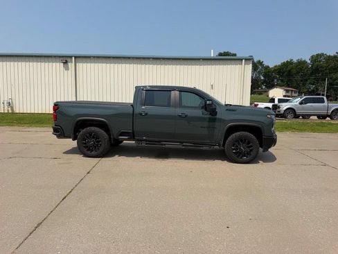 Used 2025 Chevrolet Silverado 2500 LT w/ Trail Boss Package AWD/4WD image 2