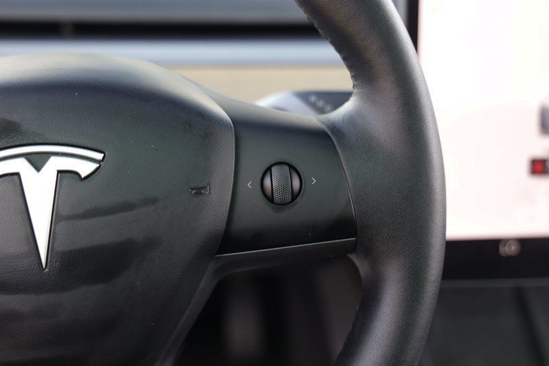 Used 2023 Tesla Model 3 Standard Range RWD image 27