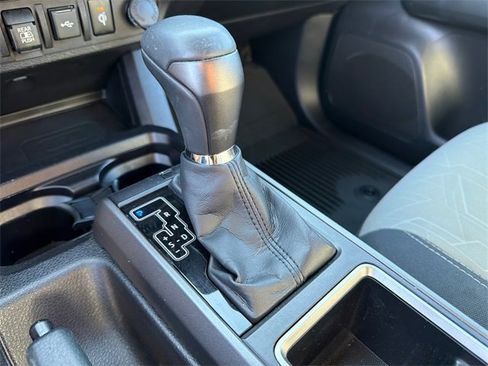 Used 2022 Toyota Tacoma TRD Sport image 30