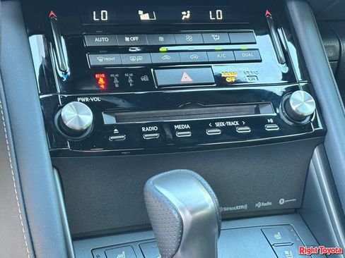 Used 2025 Lexus IS 350 F Sport w/ Navigation Package RWD image 27