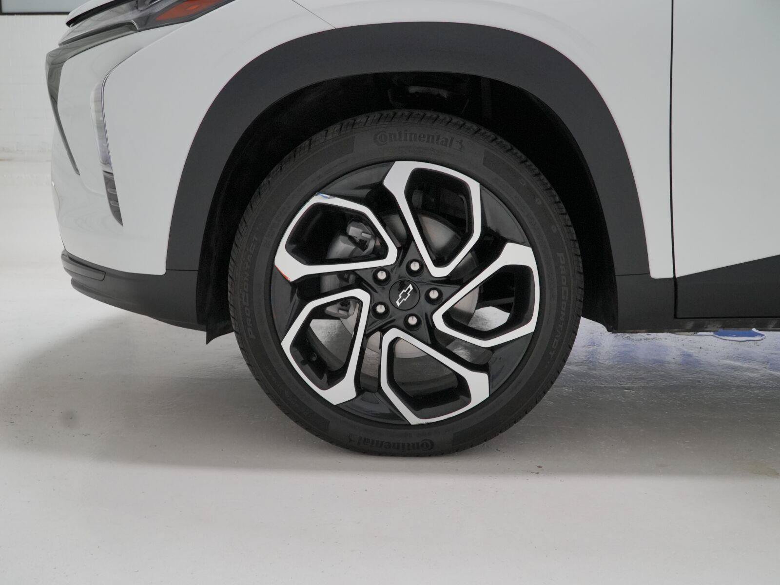 Used 2025 Chevrolet Trax RS w/ Driver Confidence Package FWD image 29