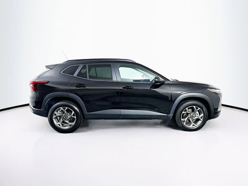 Used 2025 Chevrolet Trax LT image 10