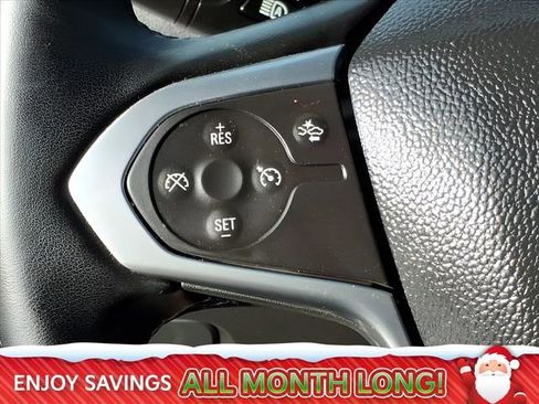 Used 2023 Chevrolet Traverse LT w/ Rear Camera Mirror Package image 24