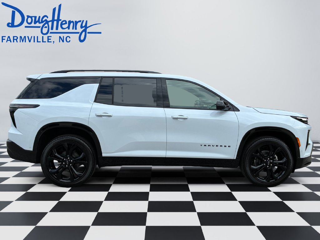 New 2027 Chevrolet Traverse RS w/ LPO, Floor Liner Package AWD/4WD image 6