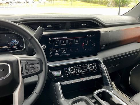 Used 2025 GMC Sierra 2500 Denali w/ Denali Reserve Package image 6