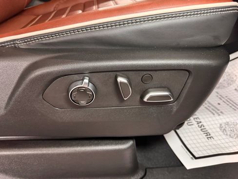 Used 2023 GMC Yukon Denali Ultimate image 16