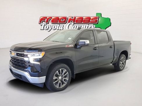 Used 2022 Chevrolet Silverado 1500 LT w/ Z71 Off-Road Package image 1