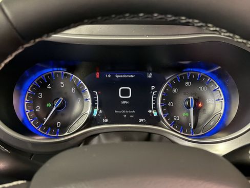 New 2026 Chrysler Pacifica Select FWD image 16