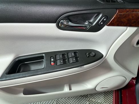 Used 2011 Chevrolet Impala LT w/ Luxury Edition Package FWD image 13