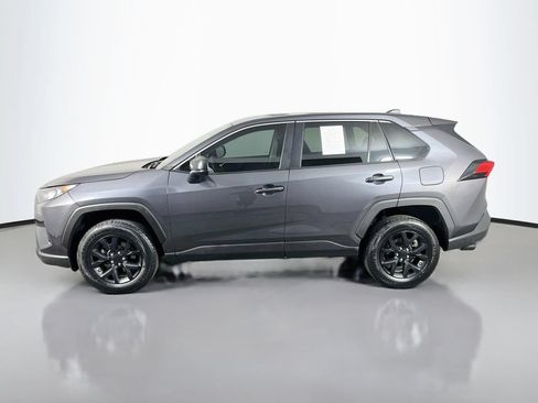 Used 2022 Toyota RAV4 LE FWD image 5